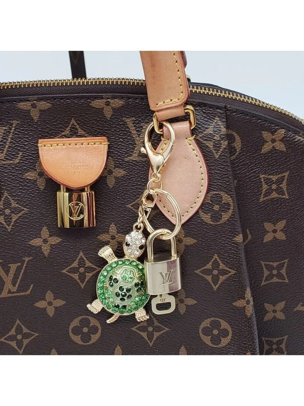 LV Gold Padlock Authentic 🔑 Luxury Bag Charm w/ Unbranded Turtle Keychain
